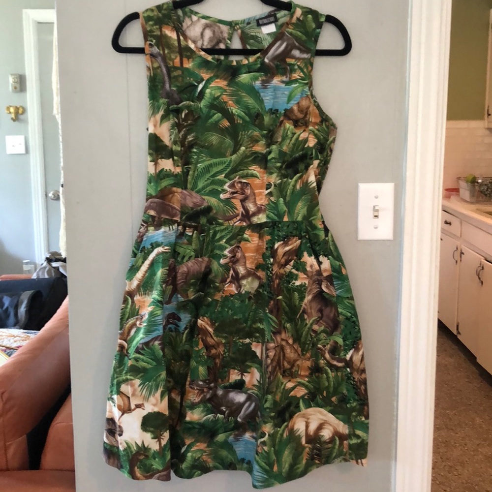 ModCloth Retrolicious Dinosaur Pocket Dress-L